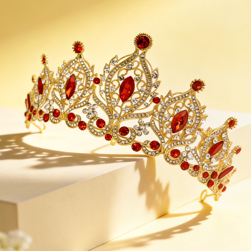 Women'S Red Accessories - Zinc Alloy Rhinestone Baroque Crown Red